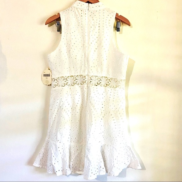 Beautiful eyelet dress - Picture 5 of 5